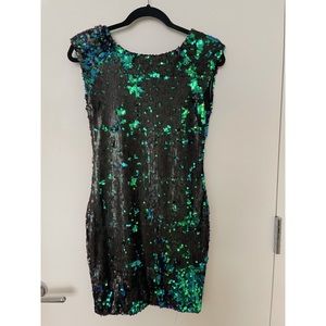 Beautiful sequin dress in gree, blue and black from AX Paris